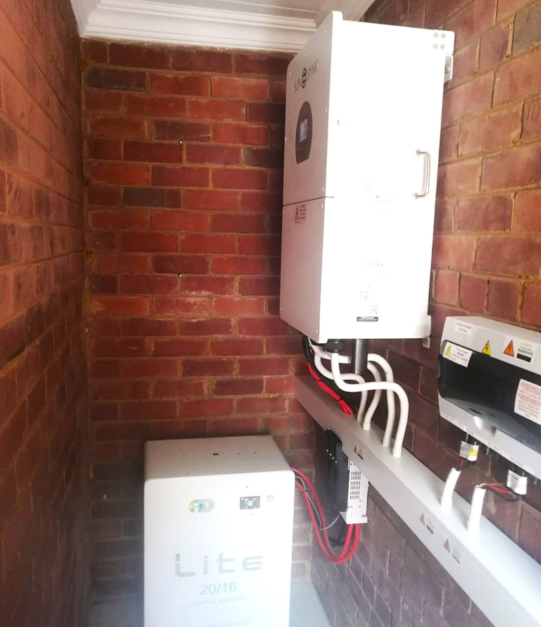 residential solar image